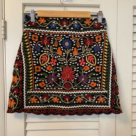 Zara Floral Embroidered Skirt - Picture 3 of 5